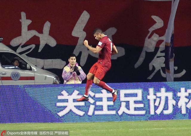 现年27岁的西班牙中场塞巴略斯在2017年加盟皇马，今夏已经和皇马续约至2027年。